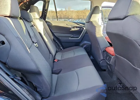 2023 Toyota Rav4 Xle z USA, uszkodzony, nr VIN 2T3P1RFV1PC384204